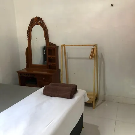 Trinadhi Homestay Tabanan  Exterior photo