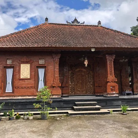 Trinadhi Homestay Tabanan  Exterior photo
