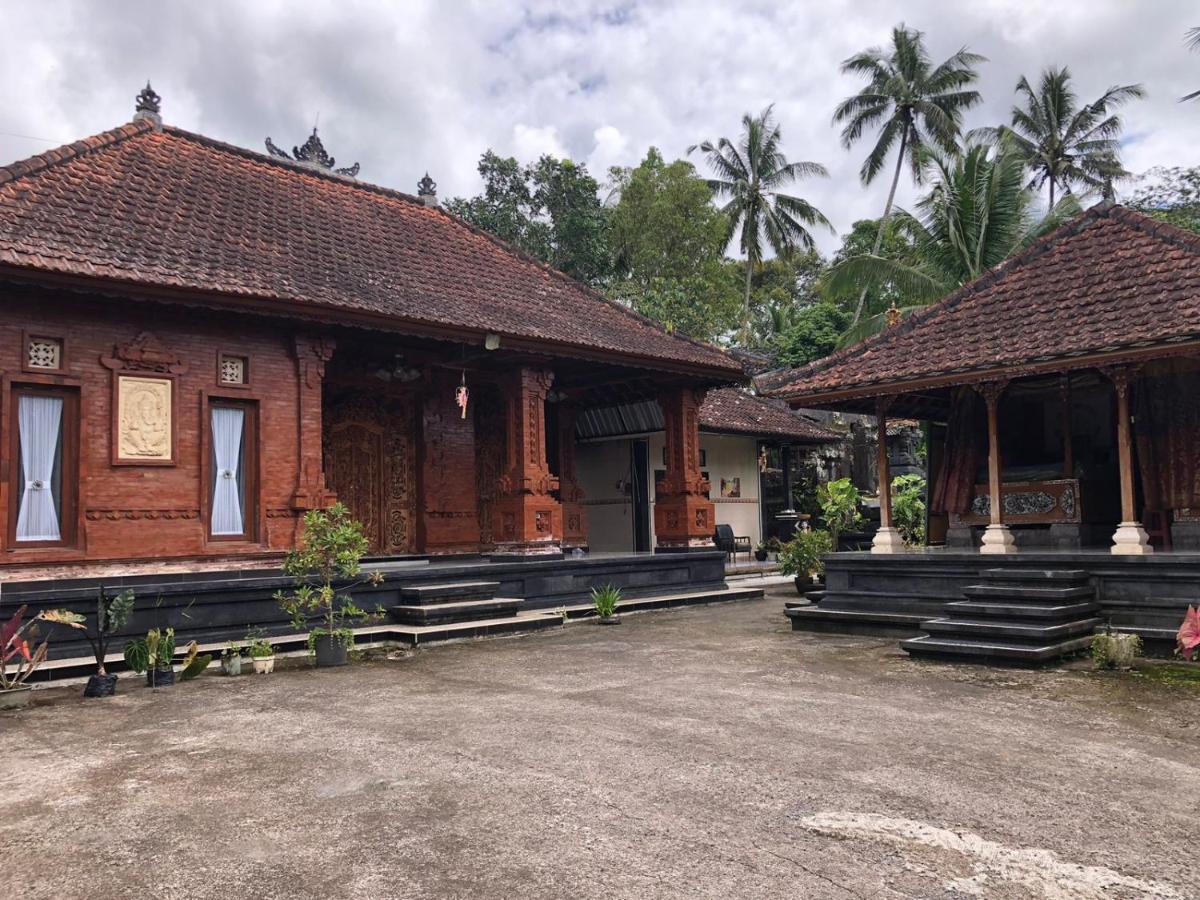 Homestay Trinadhi *